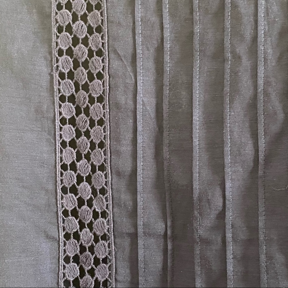 LOFT • Sheer Pleated Peasant Top Cutout Detail - L - Picture 8 of 16